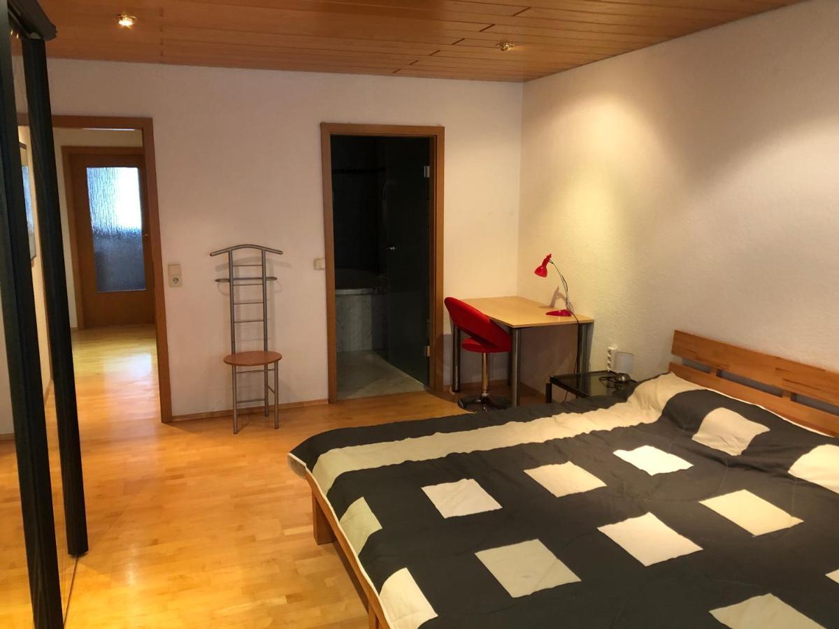 Wohnung Fuer 4 Personen, 2 Schlafzimmer, 2 Parkplaetze, Wlan Costanza Esterno foto