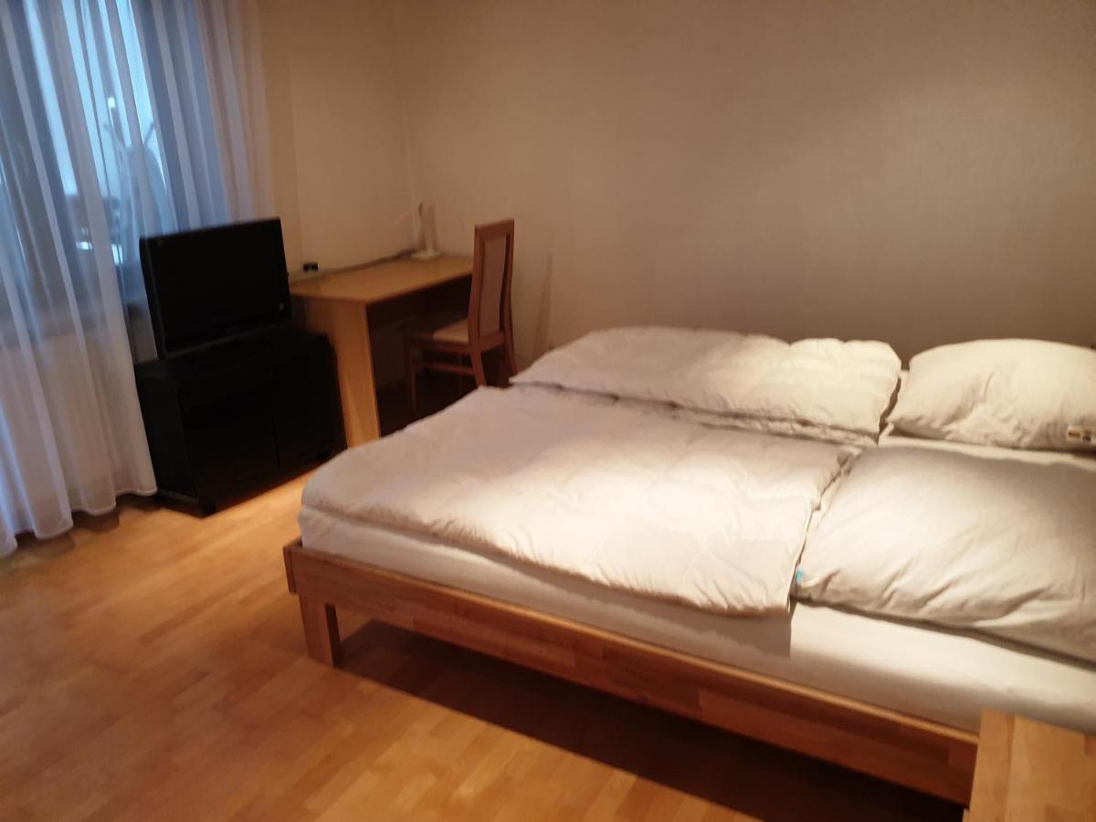 Wohnung Fuer 4 Personen, 2 Schlafzimmer, 2 Parkplaetze, Wlan Costanza Esterno foto