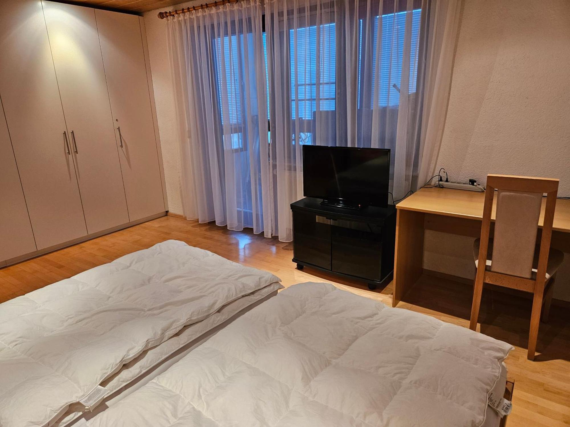Wohnung Fuer 4 Personen, 2 Schlafzimmer, 2 Parkplaetze, Wlan Costanza Esterno foto